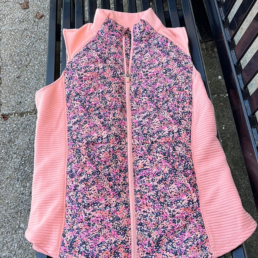 Tek gear women’s peach orange colored print vest size medium excellent